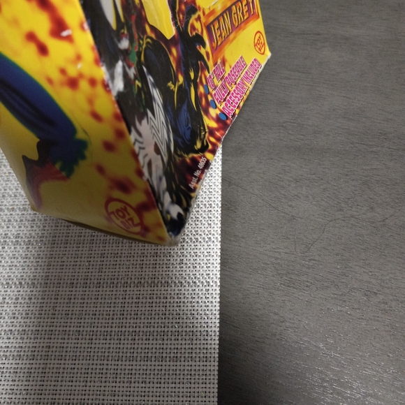 1997 Toy Biz Marvel Universe Jean Grey 10 inch Tall Fully Poseable - Picture 8 of 9